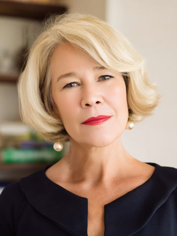 Short Haircuts for Women Over 50