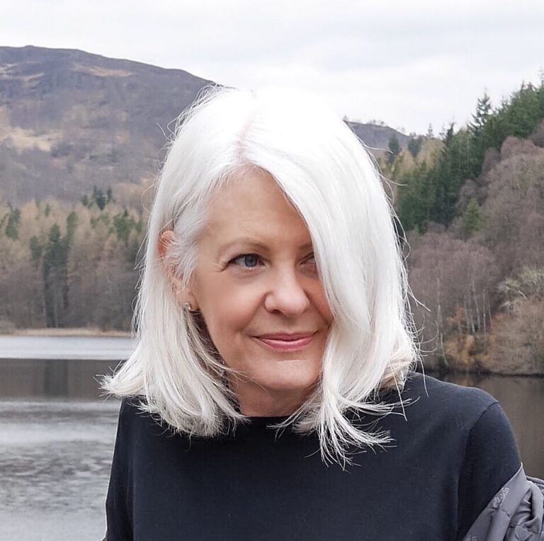 17 Hairstyles for Women Over 50 That Radiate Confidence